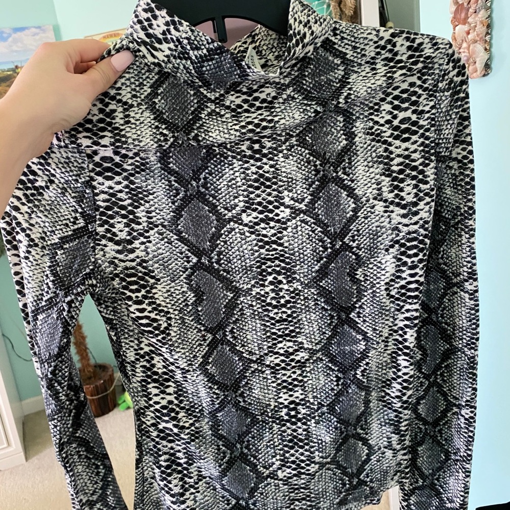 Snakeskin Neck top